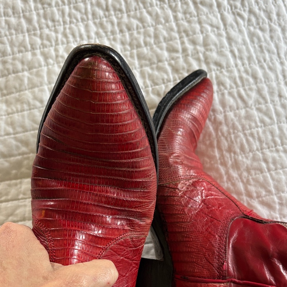 Red Women's Embroidered Western Cowgirl Boots - Picture 8 of 13